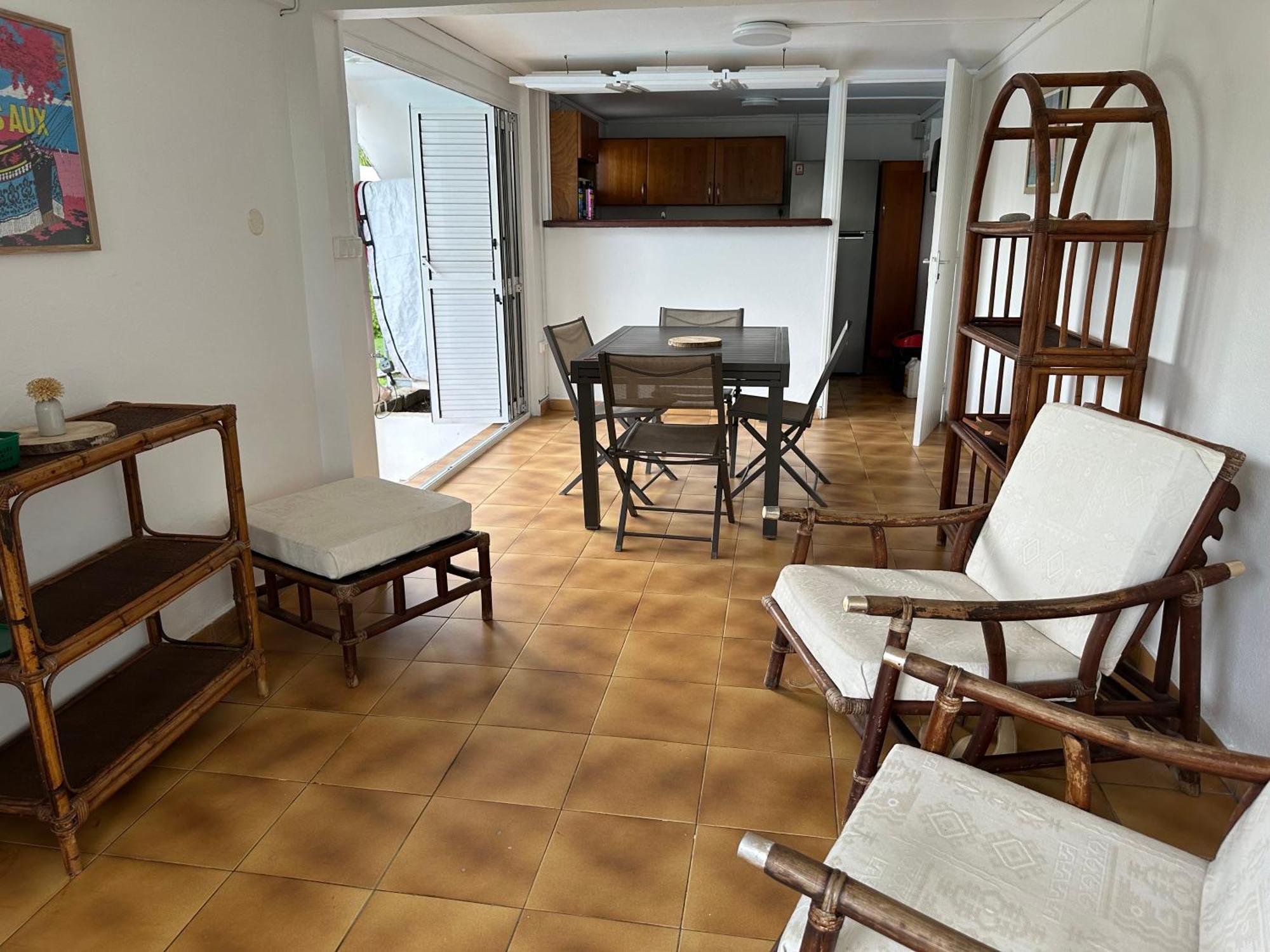 Guest house Morne Bunel En Guadeloupe - Zone Prisee Abymes - Gosier - Pointe-a-pitre Avec Piscine, Jardin, Arbres Fruitiers