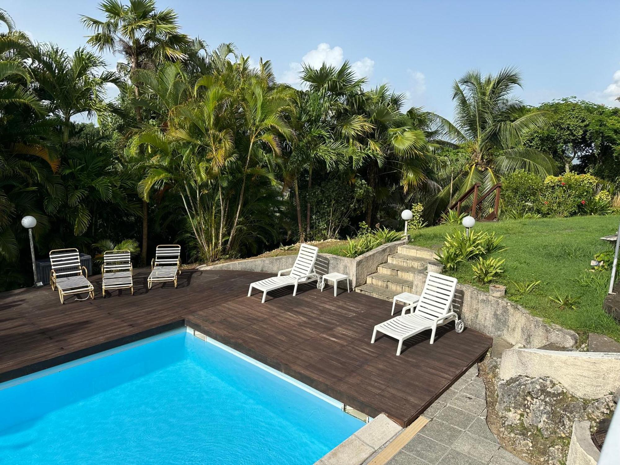 Morne Bunel En Guadeloupe - Zone Prisee Abymes - Gosier - Pointe-a-pitre Avec Piscine, Jardin, Arbres Fruitiers Les Abymes
